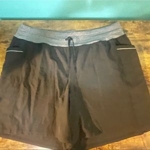 NWT Terra & Sky Shorts: Black Solid Bottoms with Grey Waistband / Plus Size 1x
